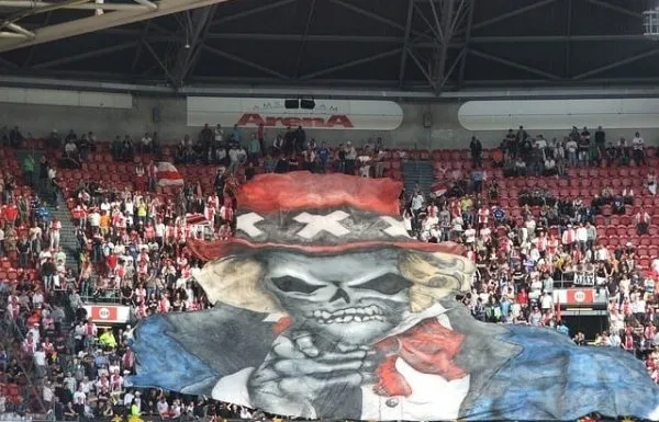 אייאקס קבוצת הכדורגל יוצאת הדופן של אמסטרדם