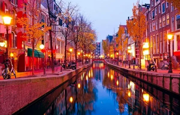 טסים לאמסטרדם? קבלו כמה טיפים קטנים