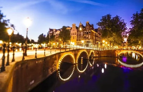 מקומות בילוי באמסטרדם
